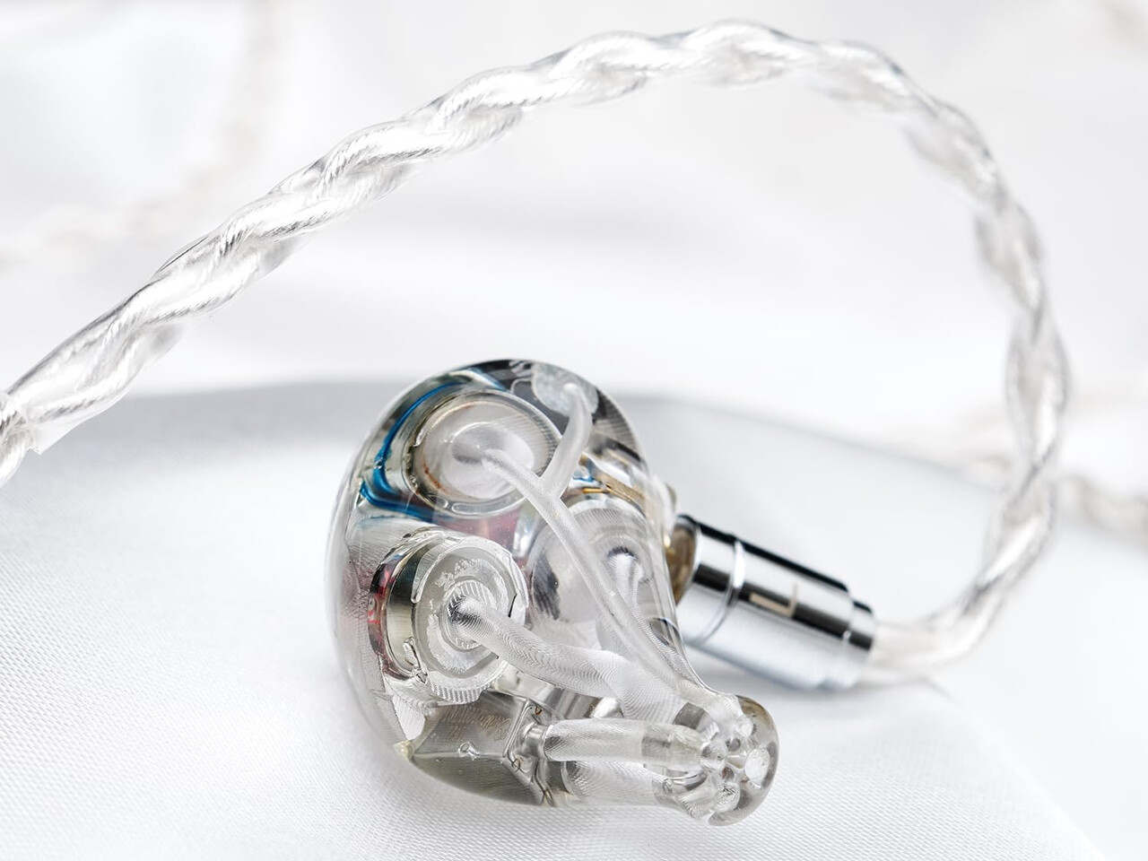 Kinera Celest PhoenixCall」 クリアシェルに独特な1DD+2BA+2FPD構成