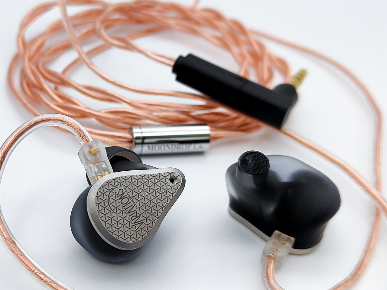 水月雨 「Moondrop VARIATIONS」 静電ドライバー搭載、2EST+2BA+1DDの5