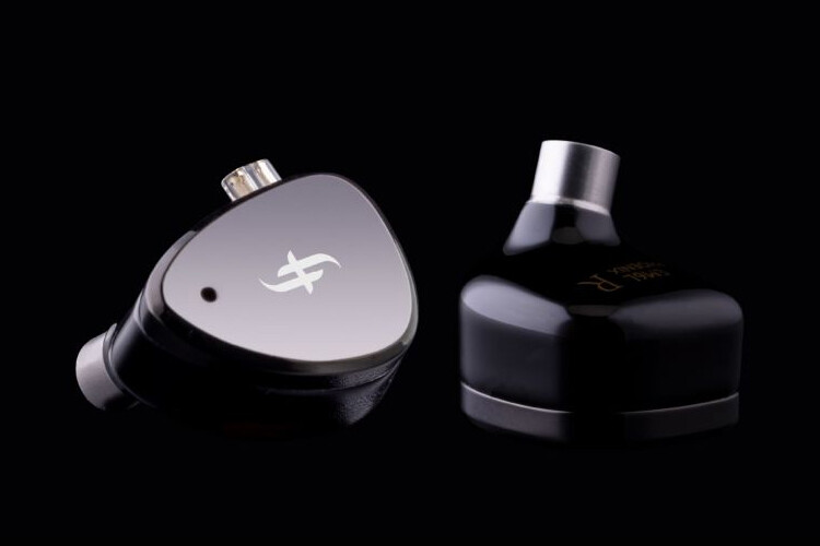 SIMGOT EM6L (Phoenix)」 実在感のある立体的な音場表現と上質な音