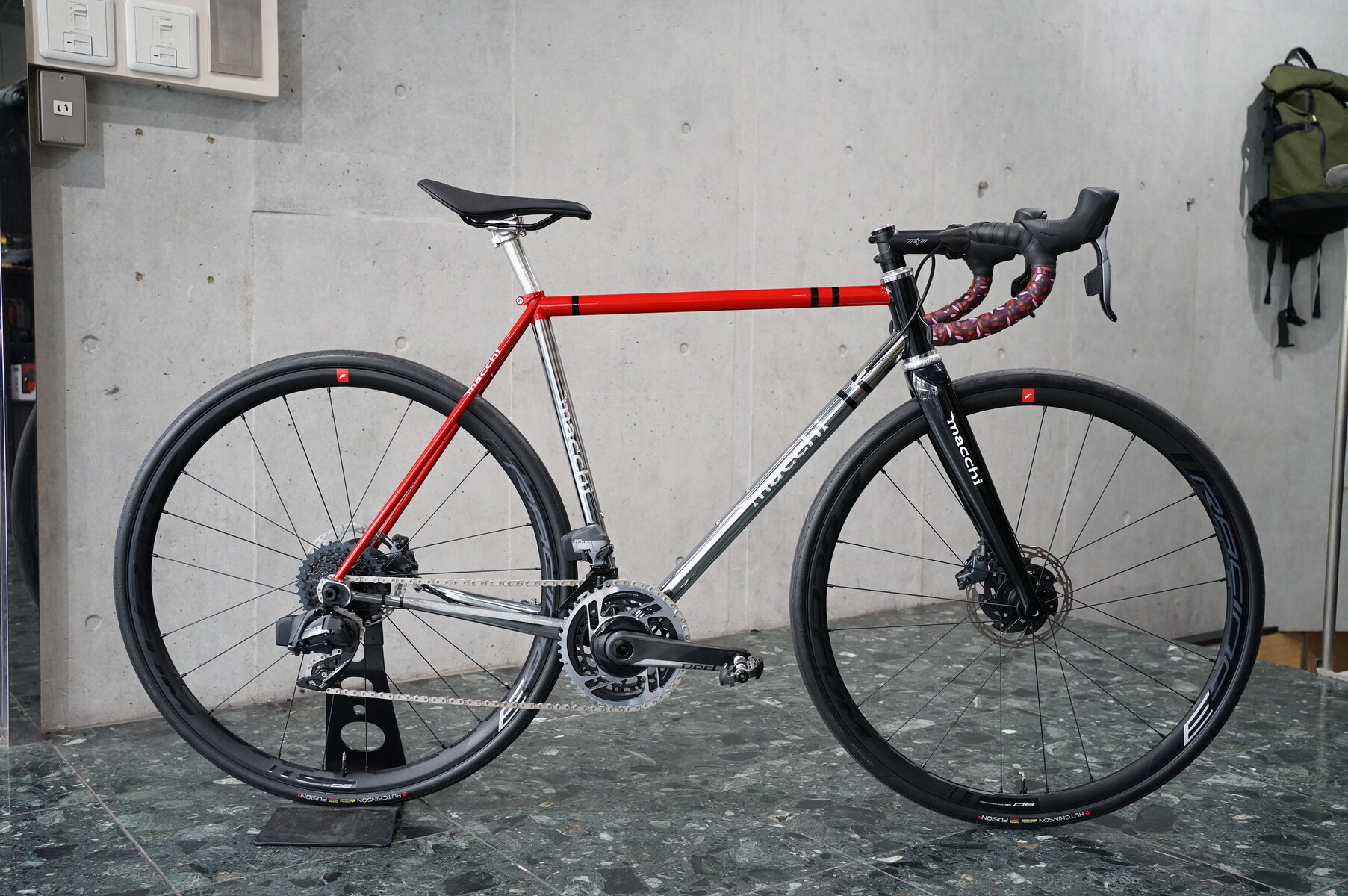 macchi cyclesのクロモリディスクロード組み上げ : K&M CYCLE BLOG