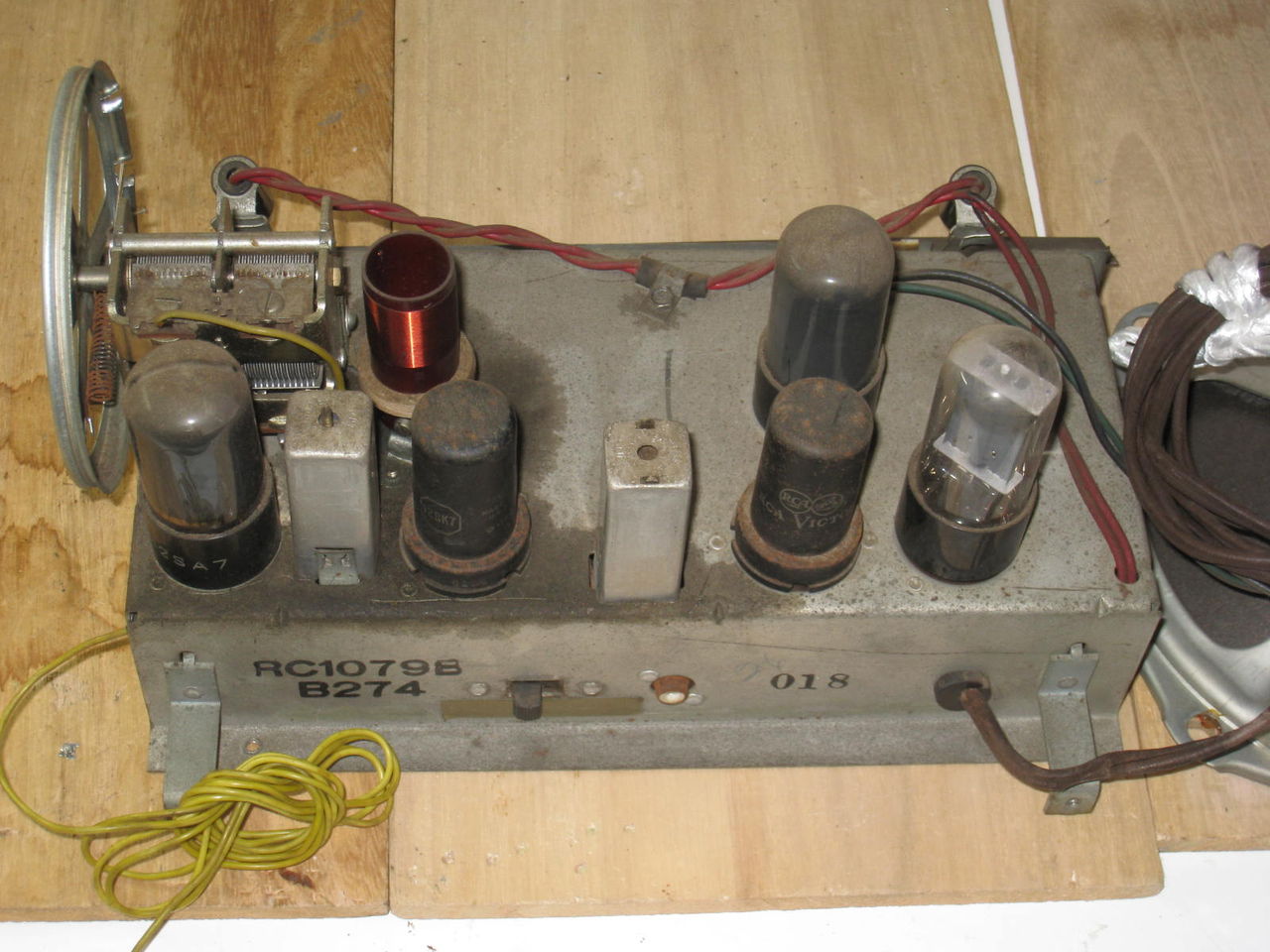 Victor真空管アンプの抜け殻 シャーシ アメリカRCA製 真空管ラジオ修理