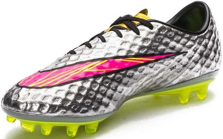 NIKE ハイパーヴェノム ファントム リキッドダイヤモンド FG 登場