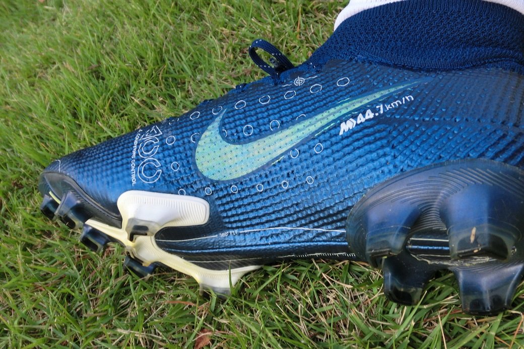 レビュー】 NIKE マーキュリアルスーパーフライ7 エリート FG MDS 評価