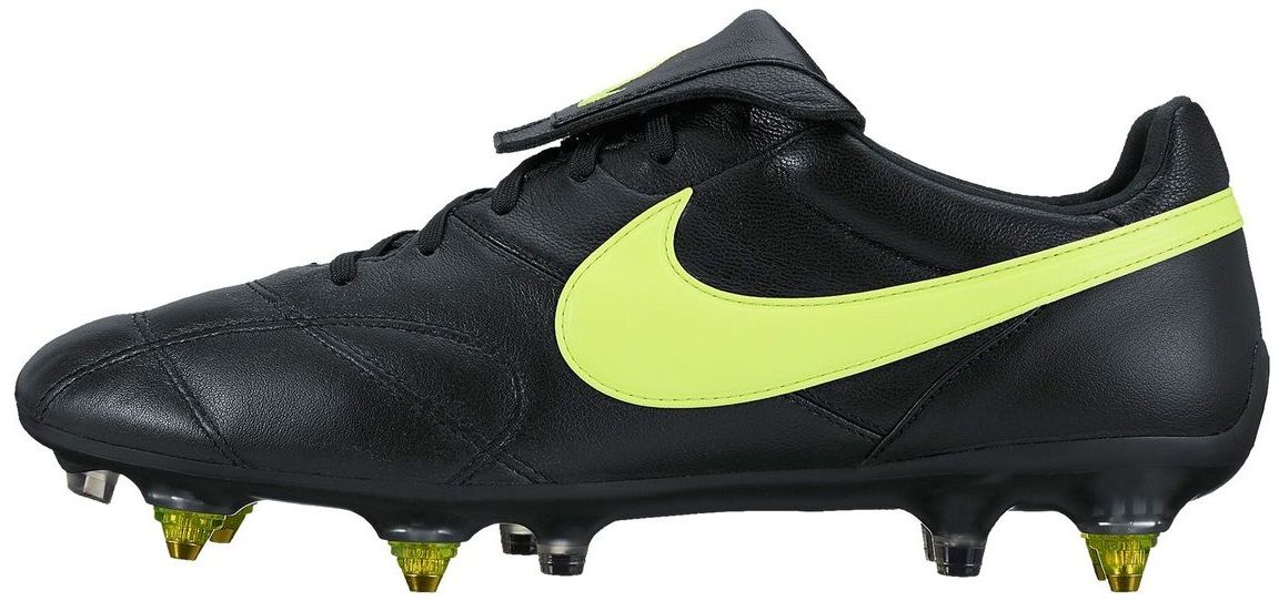 ナイキ プレミア2にアンチクロッグトラクションSG-PROソールが登場