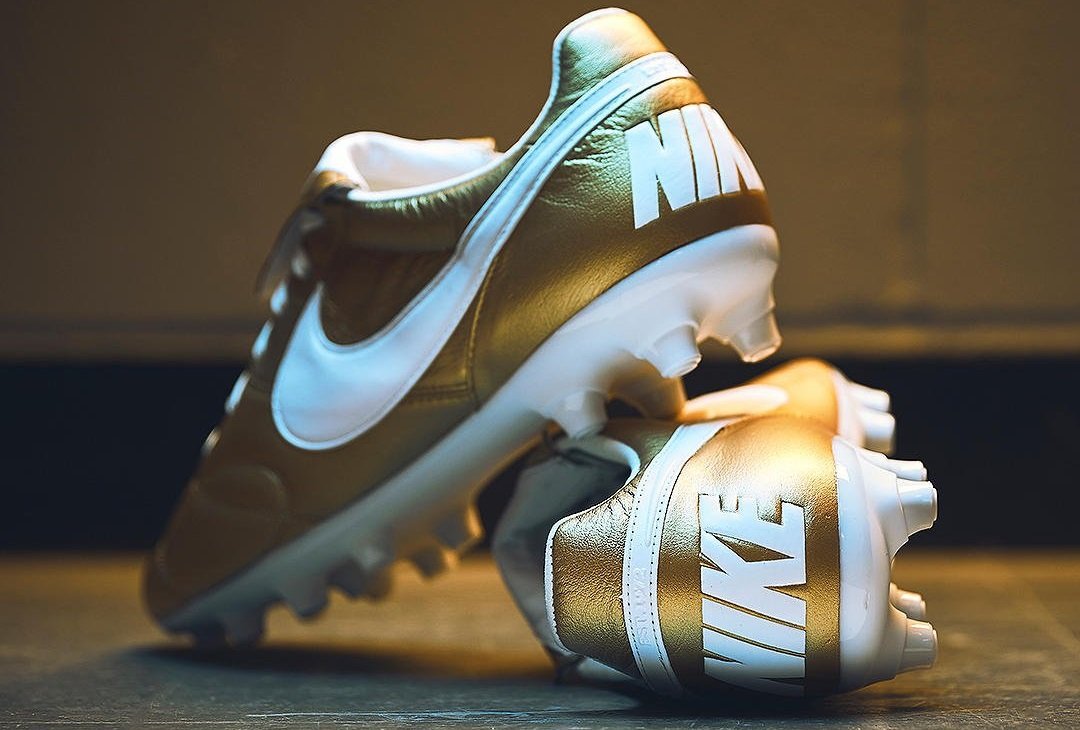 新色】 NIKE プレミア2 FG (ゴールド×ホワイト) 10Rロナウジーニョ