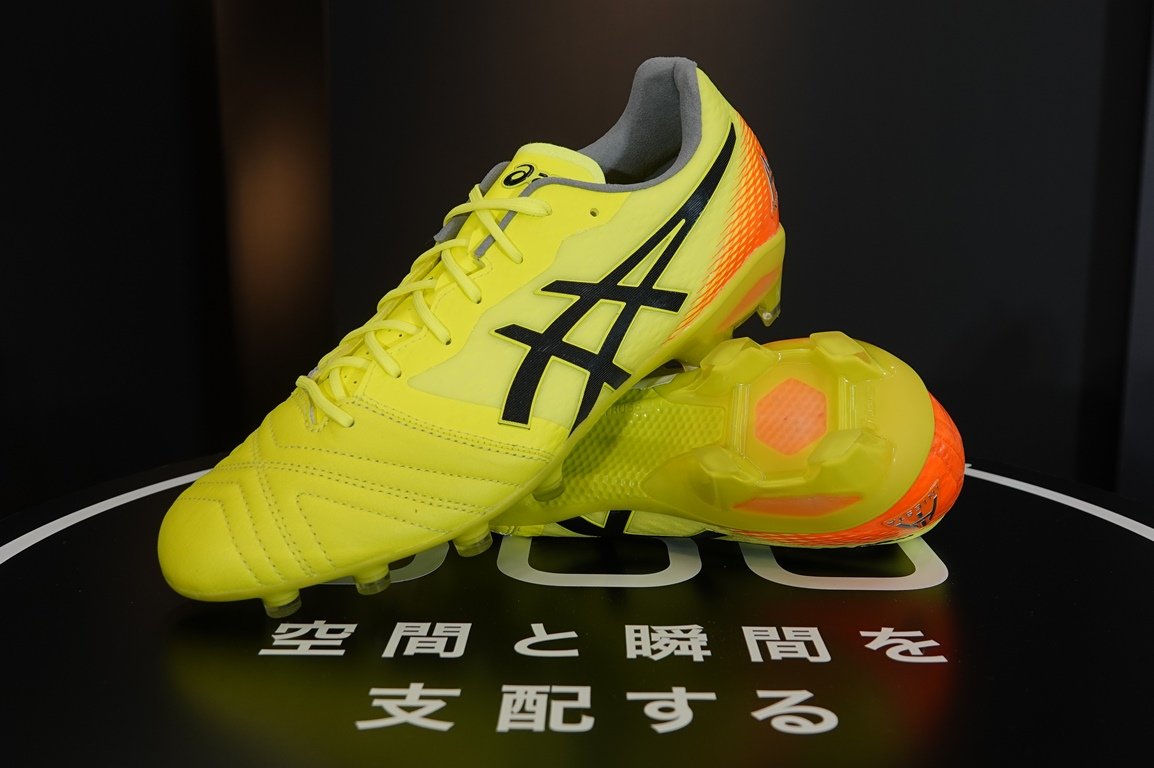 新型 アシックス ウルトレッツァAI 正式公開 (イニエスタ着用