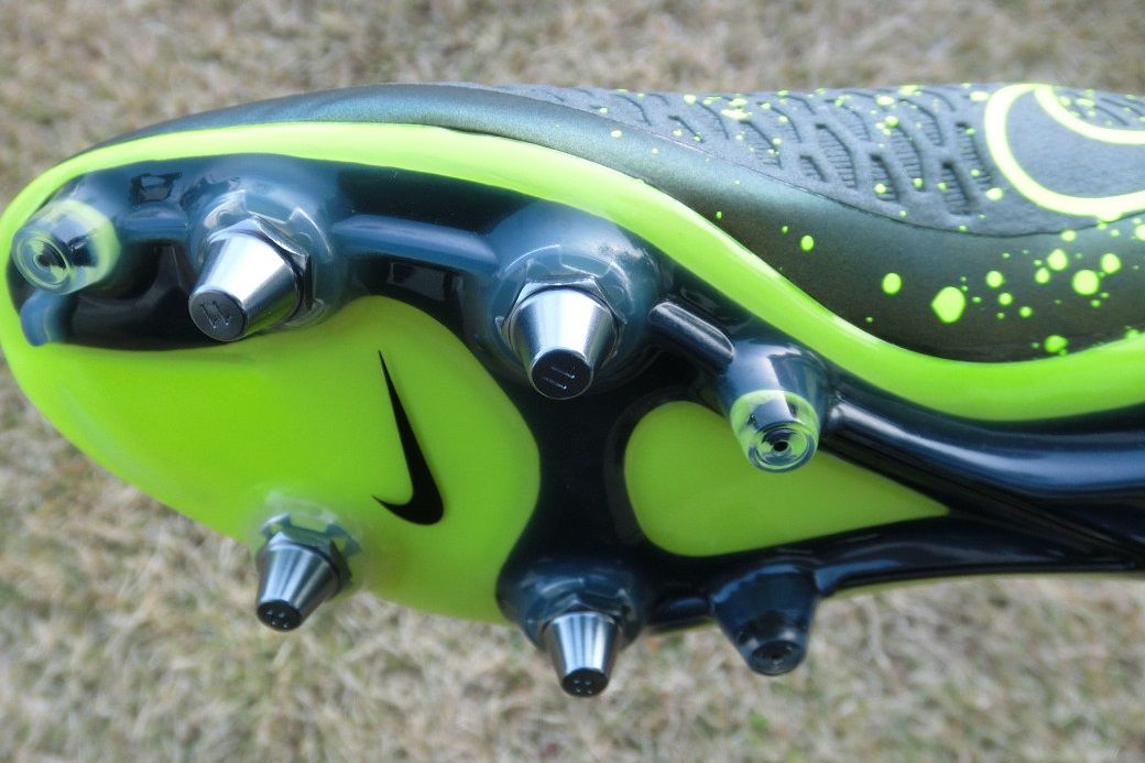 ナイキ 取替え式スパイク SG-PROソールに合うスタッド まとめ