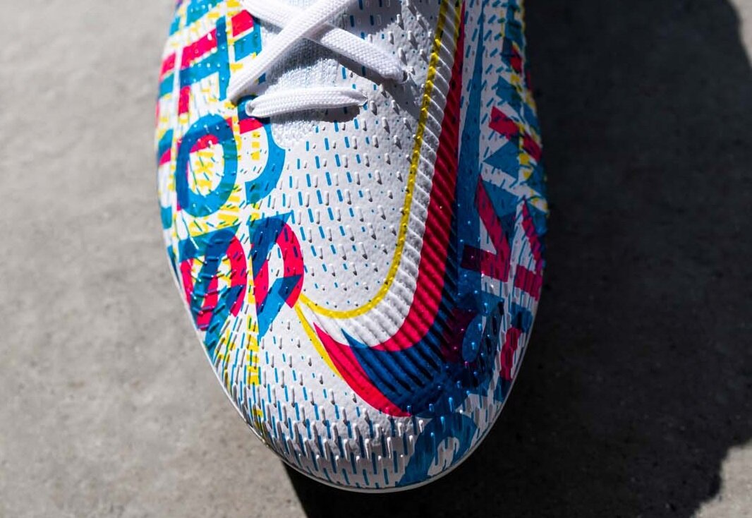 ナイキ「ファントムGT」に3Dグラフィック風の新色が登場！ : Kohei's