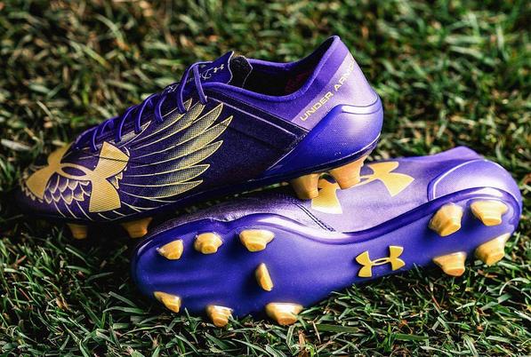 アンダーアーマー スポットライト FG ドリームチェイサー 登場