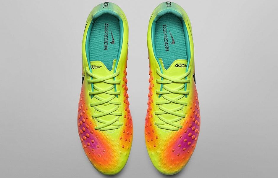 サッカースパイク ナイキ マジスタオーパス ユーロカラー 日本未発売