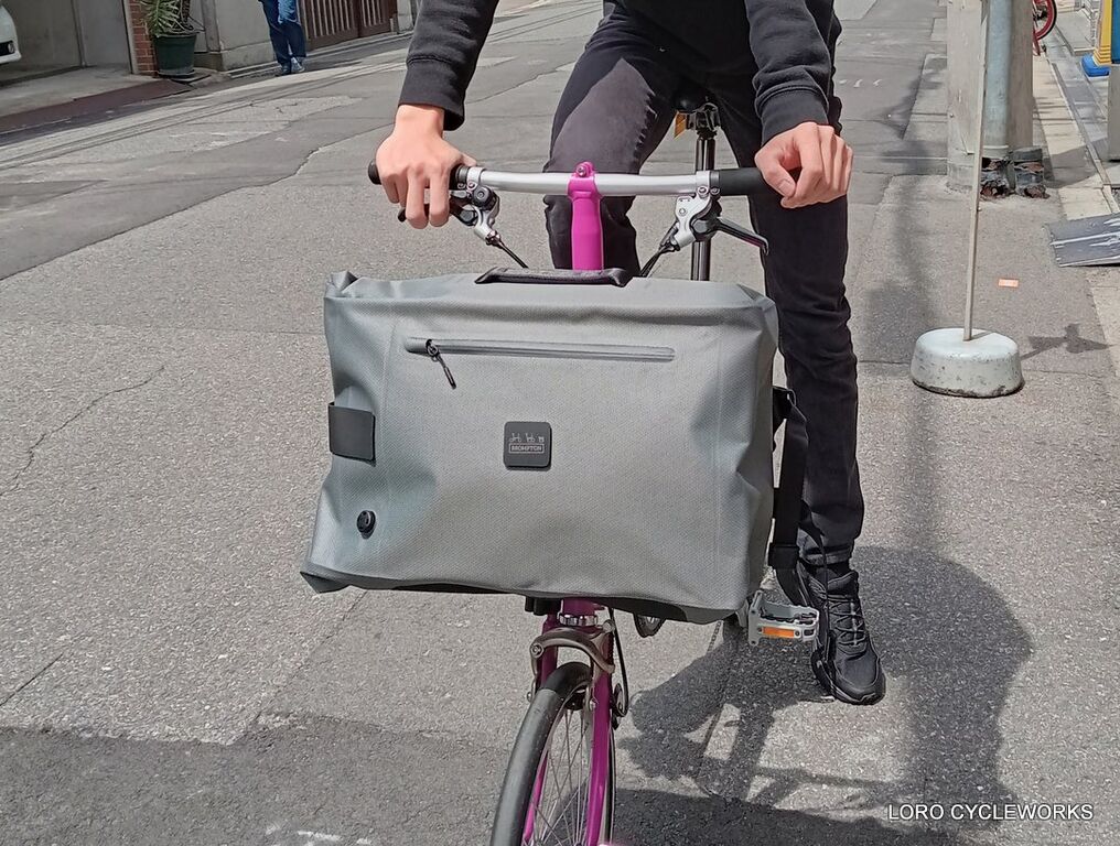 BROMPTON新型フロントバッグ「Waterproof Backpack M」入荷しました