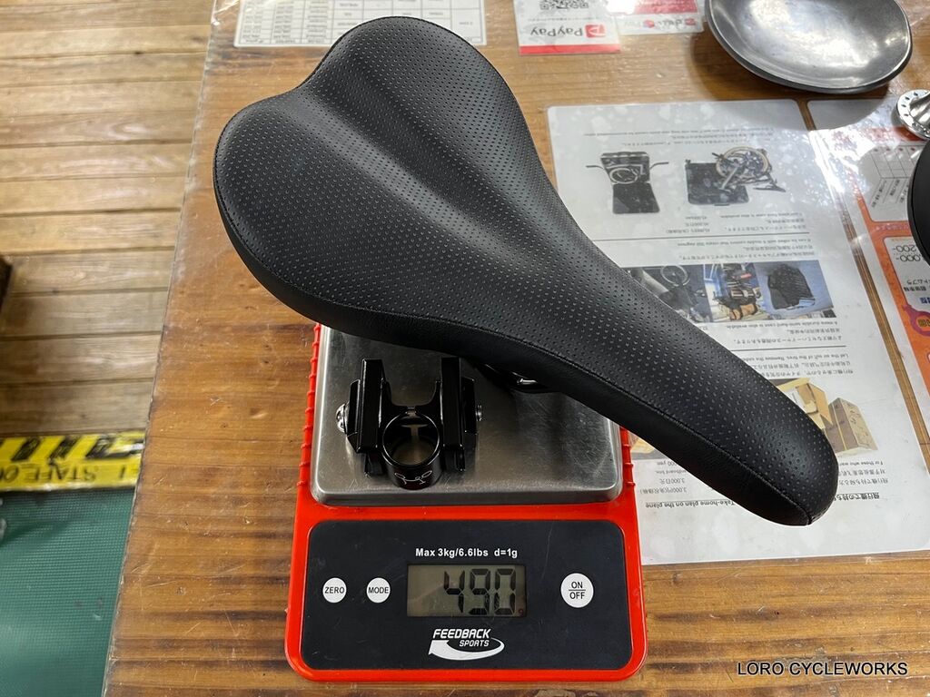 BROMPTON Superlight Carbon Saddle のご紹介！ : LORO CYCLE WORKS