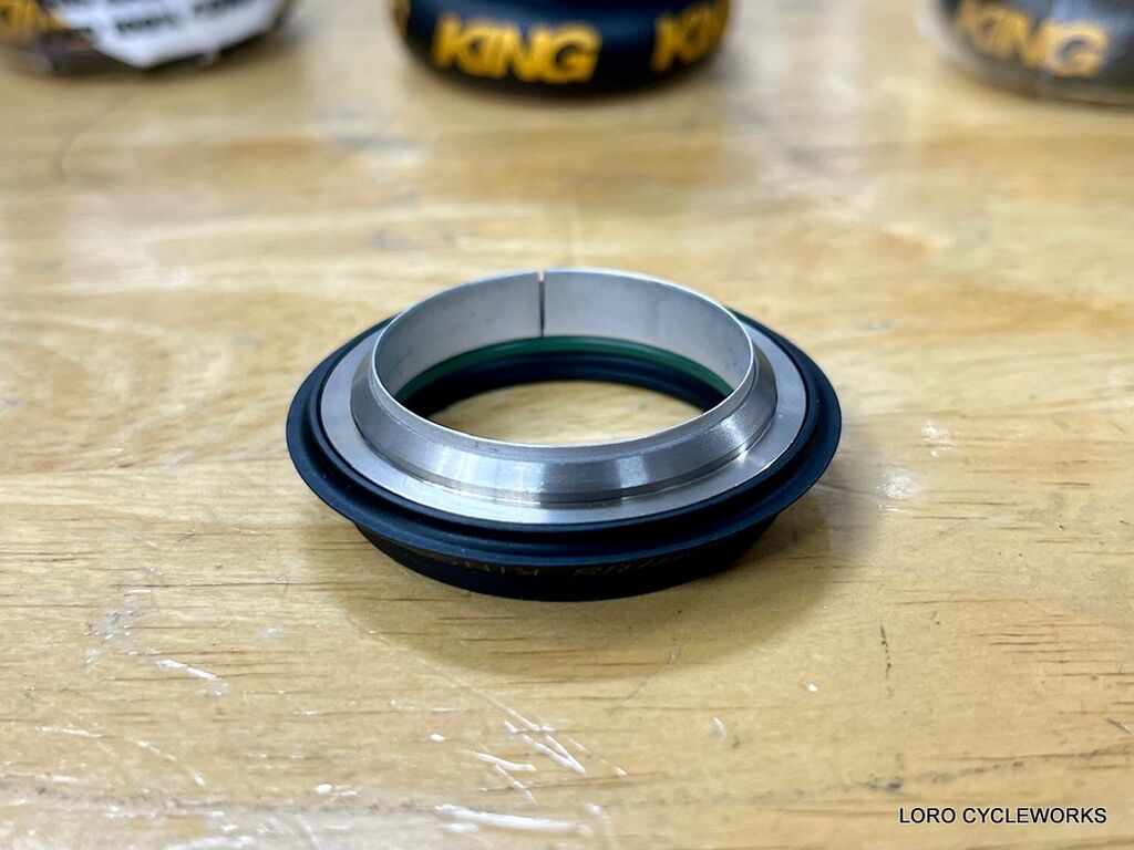 Chris King Two Tone Black/Gold 入荷しました。 : LORO CYCLE WORKS