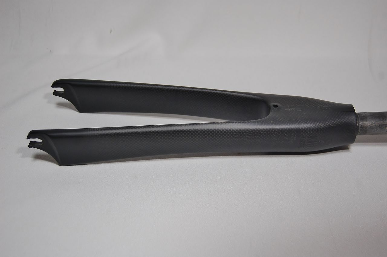 Tern X Kitt design SMI 368 3K カーボンフォーク入荷！【橋輪Blog