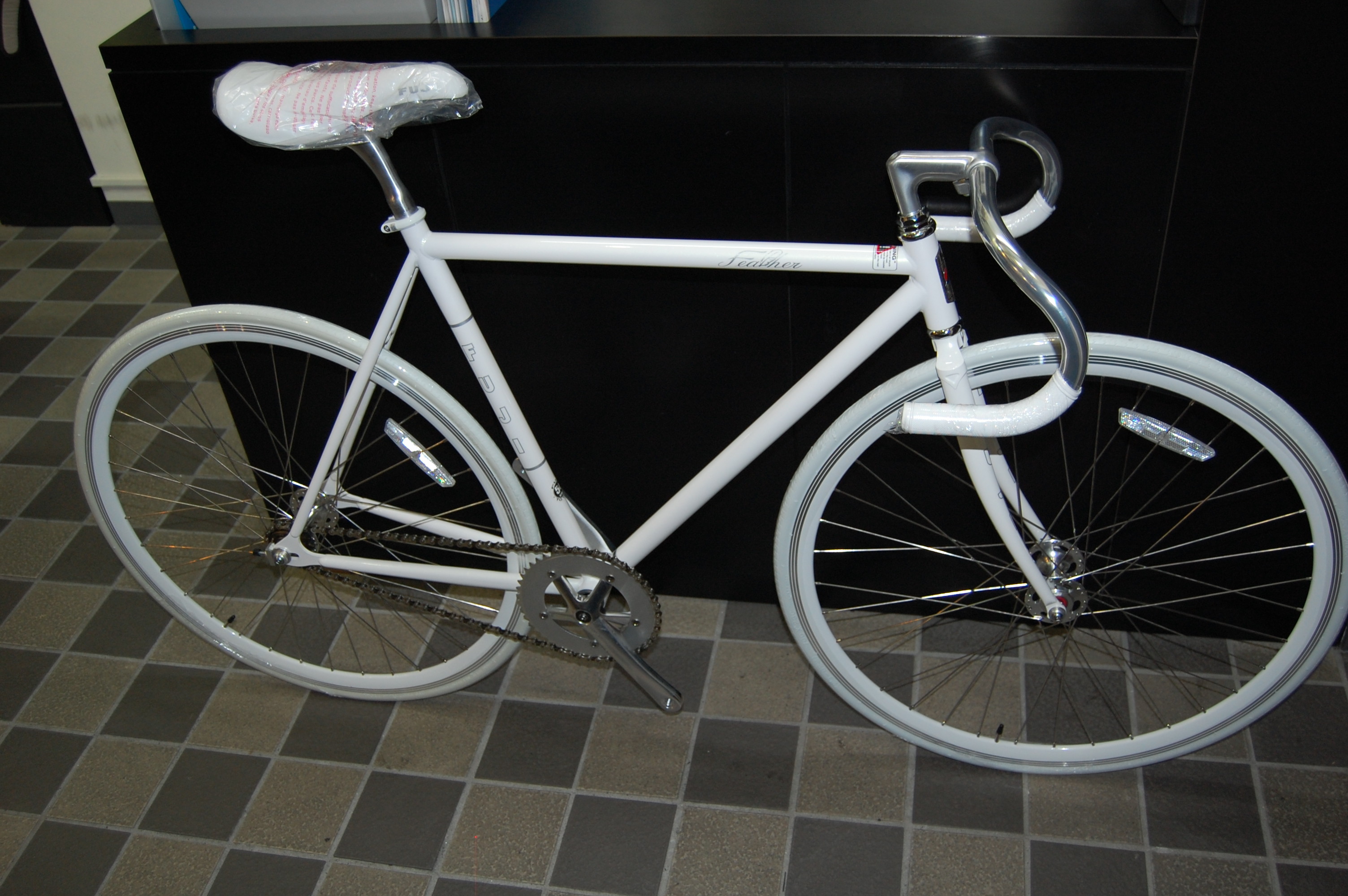 白 FEATHER : 橋輪