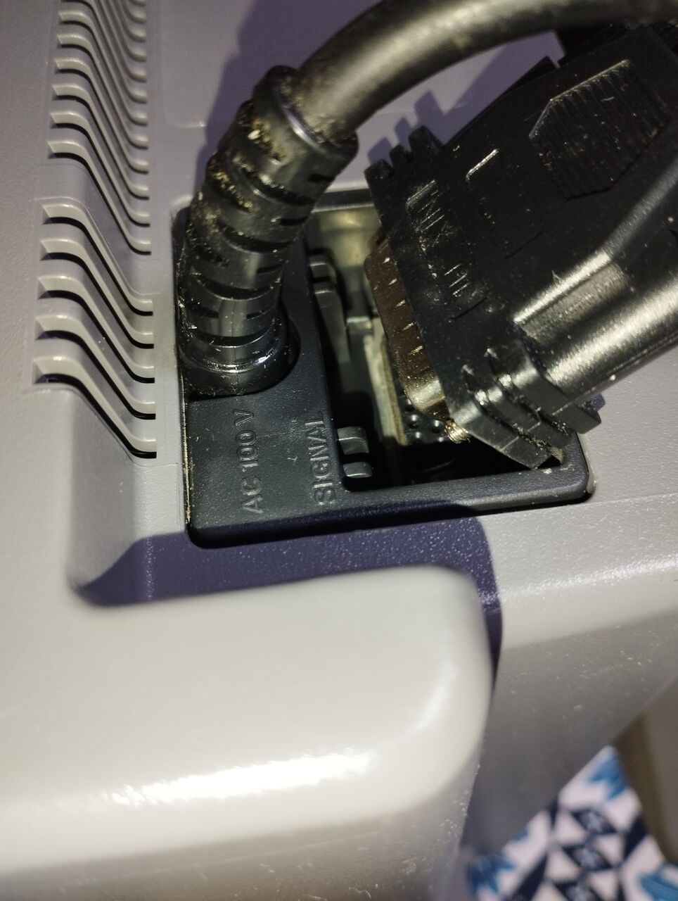 FMT-DP533 TOWNS用ディスプレイを分解しただけ : まごころせいじつ堂