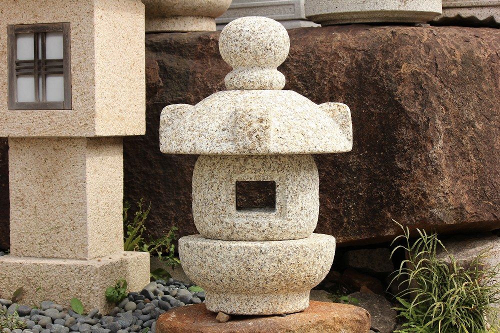 こだわりの石灯篭】岬灯篭が完成 こだわり2 : 岡崎市 老舗石屋㈱杉田