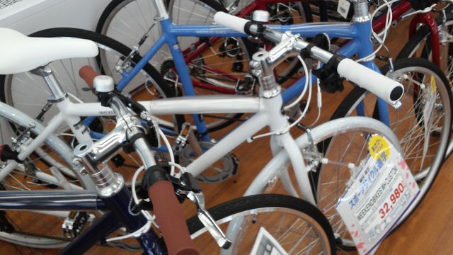 あさひのアルミクロス weekendbikes を比べてみる。 : 自己満足の