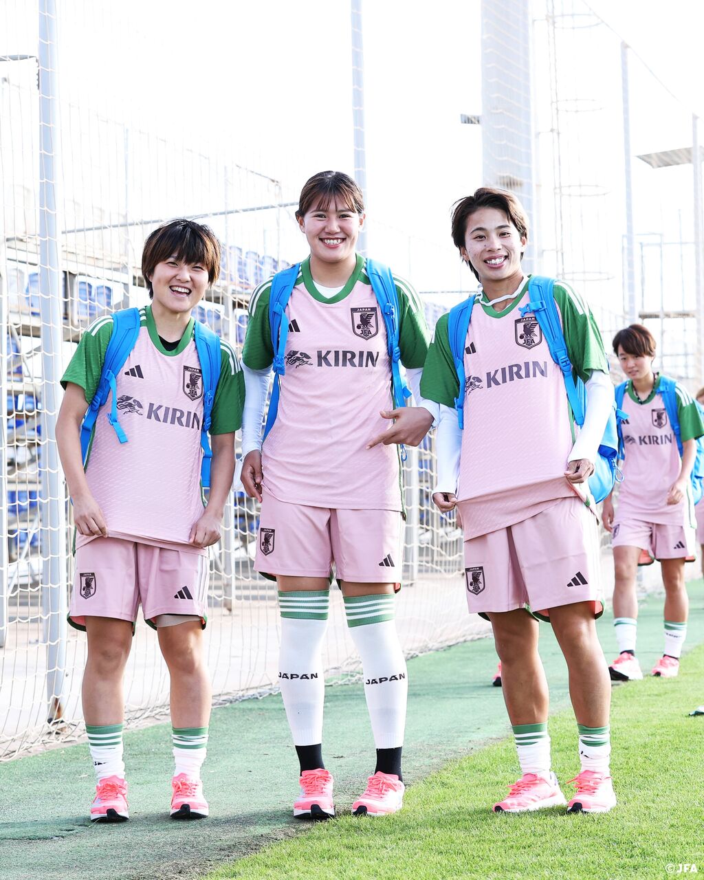 なでしこジャパン トレーニングウェア 桜餅モデル : ジャージ