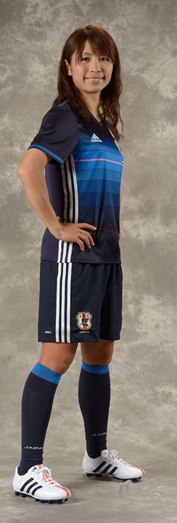 adidas 鮫島彩選手 なでしこジャパンユニフォーム : ジャージ