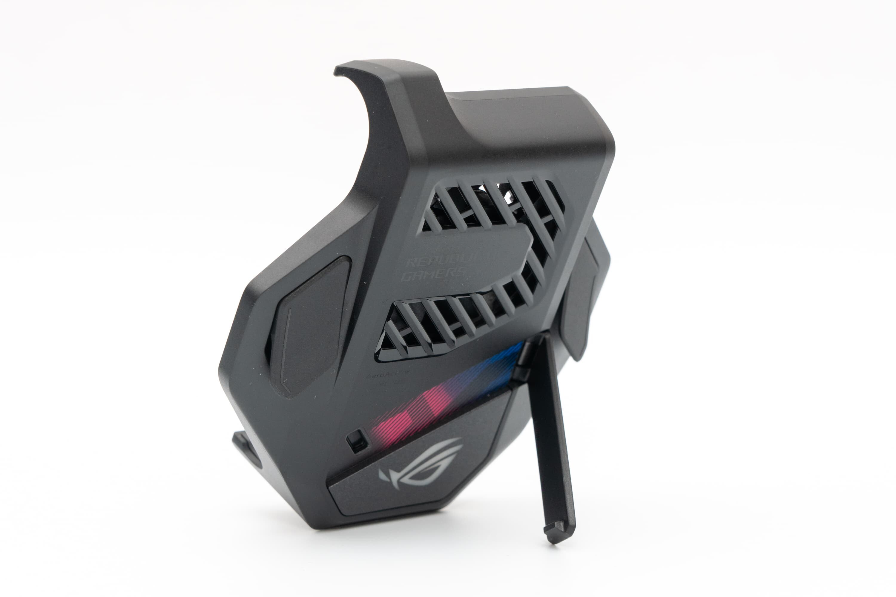 ROG Phone 5 Ultimate」を改めて発表 外付けクーラーとファンギフト