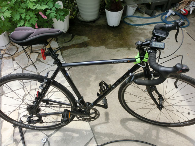 カリフォルニアスカイRの超テキトーなホイールの振れ取りを実践