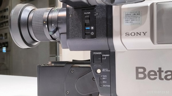 1983/昭和58/SONY/BMC-100/ベータムービー1号機/世界初の一体型ビデオ