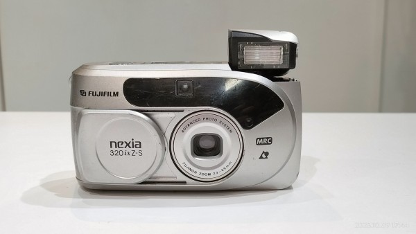 2000/平成12/FUJI FILM/nexia 320ixZ-S/APSフィルムカメラ/3倍ズーム