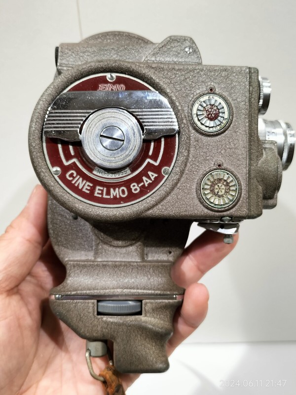 1957/昭和32/ELMO/CINE ELMO 8-AA/国産2機種目の8mmカメラの8-Aの改良