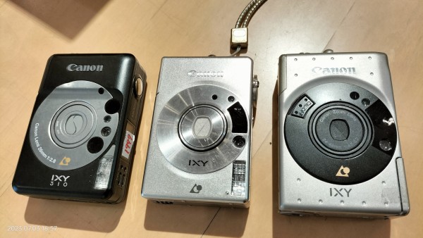 APSフィルムカメラからスタートしたキヤノンIXYデザインの魅力とは