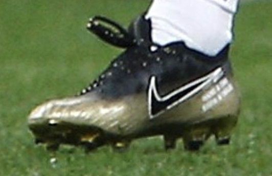 モドリッチがスペシャルゴールドのマーキュリアルヴェイパー12を着用