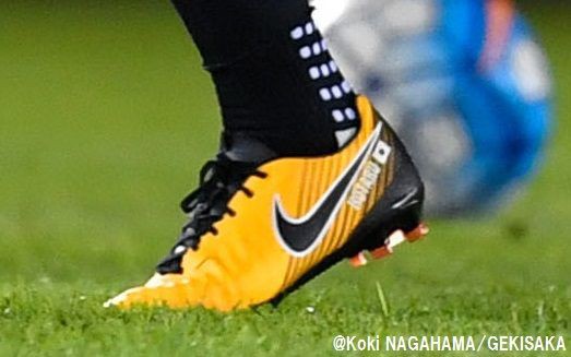 山口蛍が特注スパイクを着用！（ナイキ特注マジスタオーパス2FG