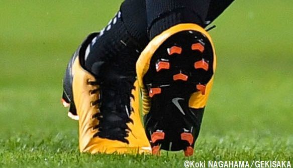 山口蛍が特注スパイクを着用！（ナイキ特注マジスタオーパス2FG