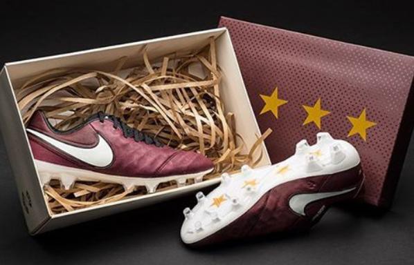 ピルロ着用スパイク】 NIKE ティエンポレジェンド 6 FG PIRLO