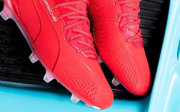 プーマとポルシェ991のコラボスパイク「キングプラチナム911 FG/AG