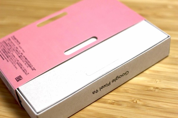 Googleの新スマホ「Pixel 9a」を開封して外観や同梱品、基本機能