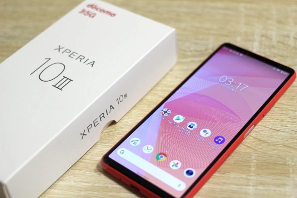 NTTドコモの5G対応スタンダードスマホ「Xperia 10 III SO-52B」を