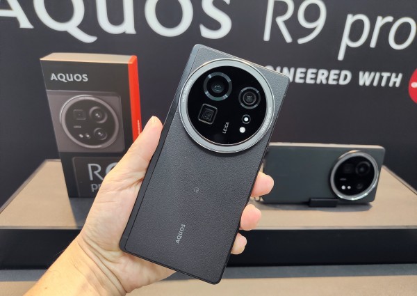 KDDI、Leicaカメラ搭載の新フラッグシップスマホ「AQUOS R9 pro SH-M30