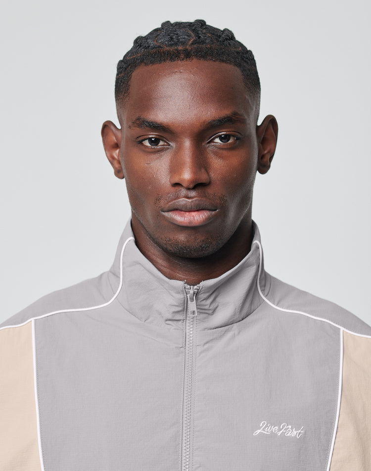 Basic Nylon Trackjacket Grau/Creme: Shop online now – LIVE FAST