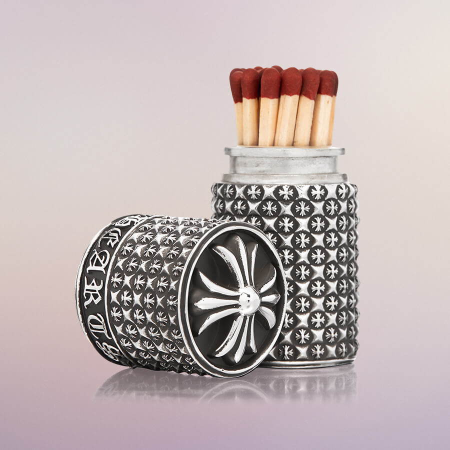 クロムハーツがマッチケースの新デザインを制作 – 時代を超えて愛さ