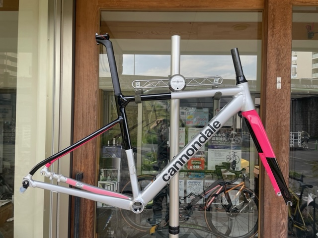 cannondale CAAD13 DISC TEAM REPLICA フレームセットがやってまいり