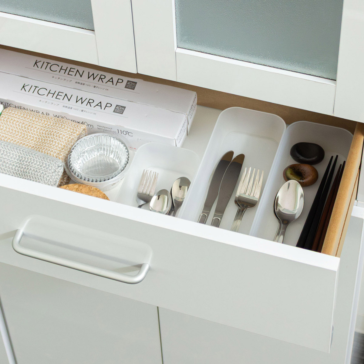 食器棚 幅60cm 高さ180cm メラミン すりガラス 背面化粧 （ カップ