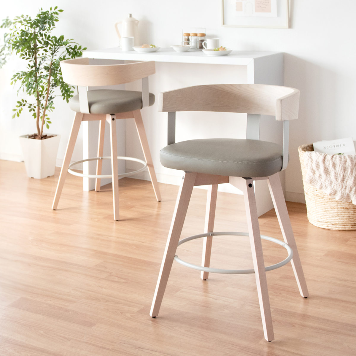 カウンターチェア 回転式 座面高67cm バーチェア Satio （ 背もたれ