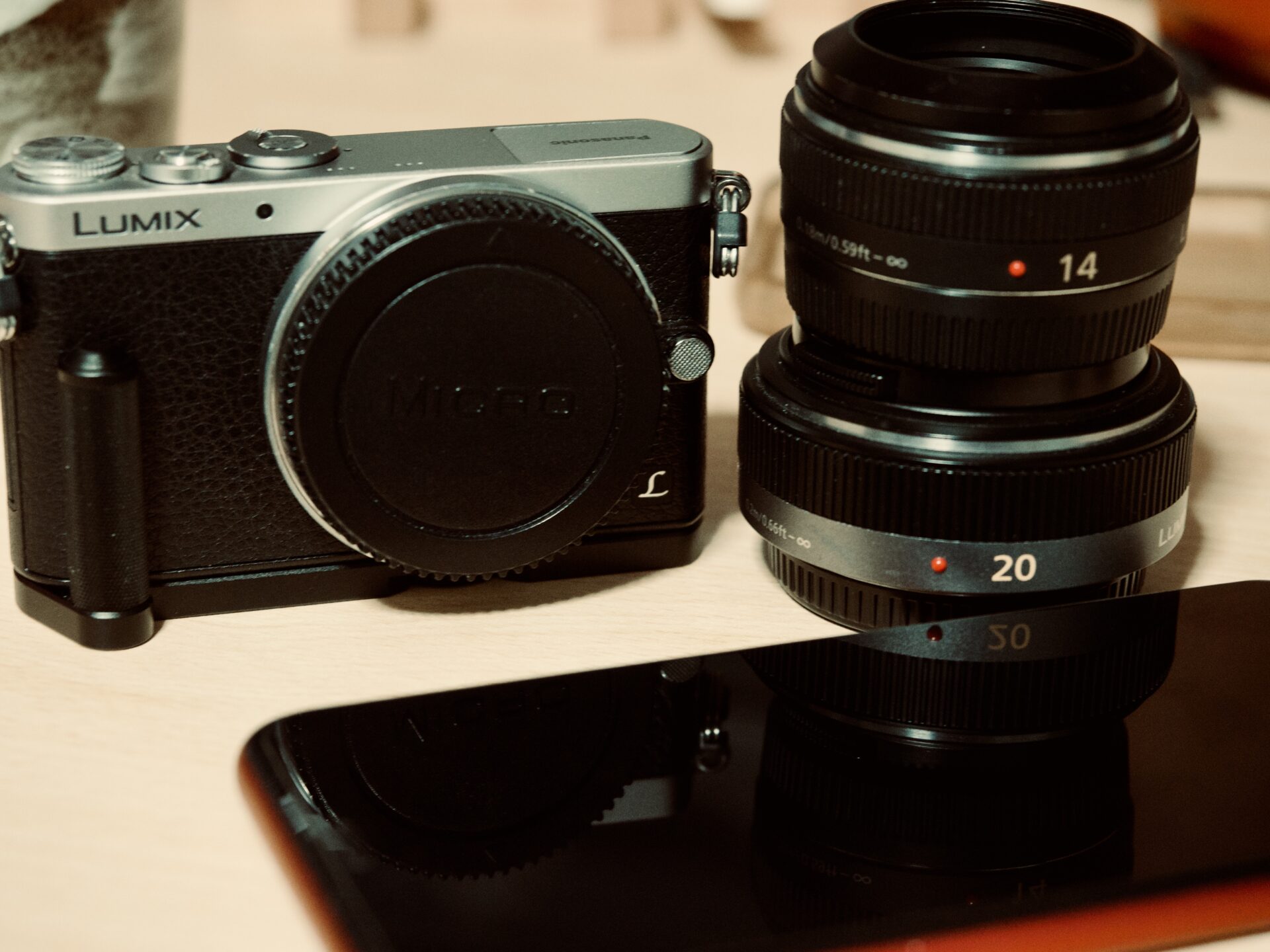 マイクロフォーサーズのコンパクトさを追求した名機「LUMIX DMC-GM1