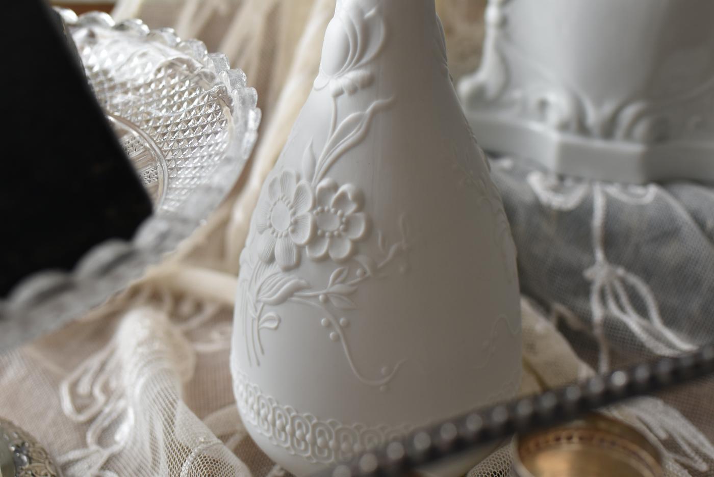 フラワーベース.White ドイツヴィンテージ雑貨 KAISER 白磁器 花器