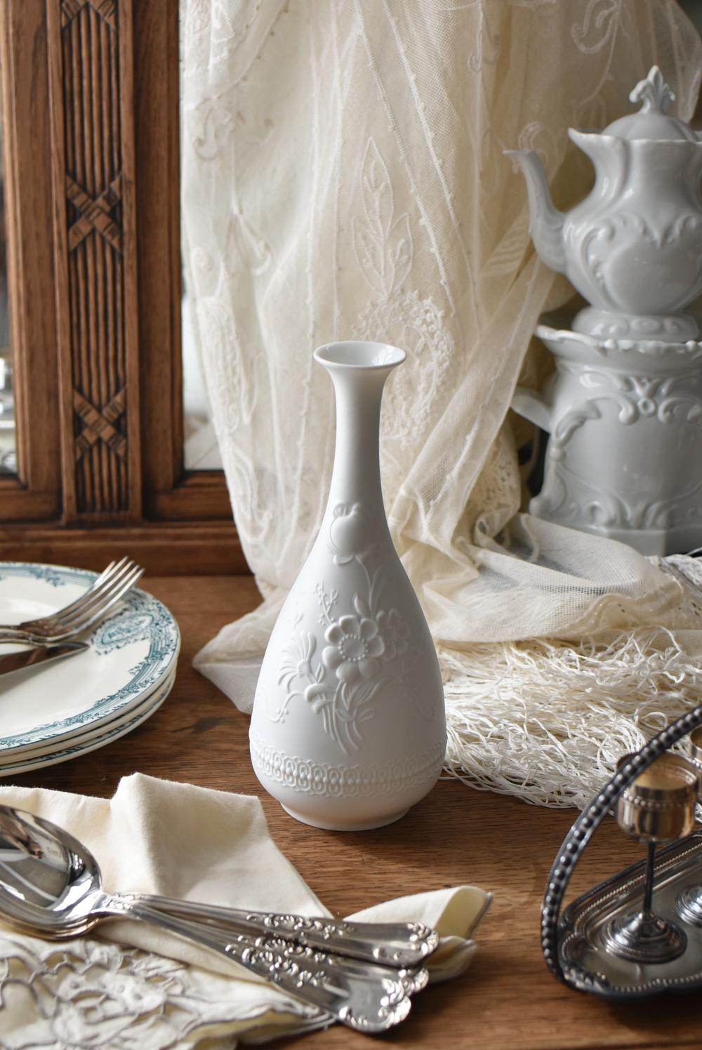 フラワーベース.White ドイツヴィンテージ雑貨 KAISER 白磁器 花器