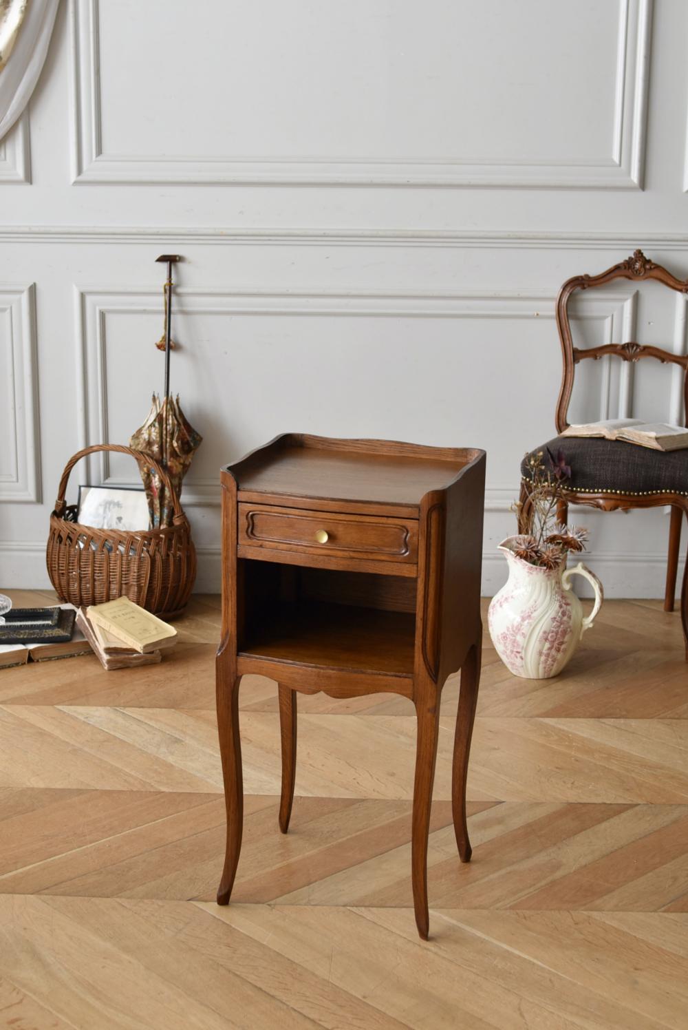 フレンチナイトテーブル アンティークサイドテーブル ベッドサイドテーブル