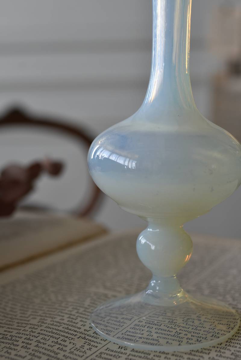 フラワーベース.オパールセント2 アンティーク 花器 ガラス小物