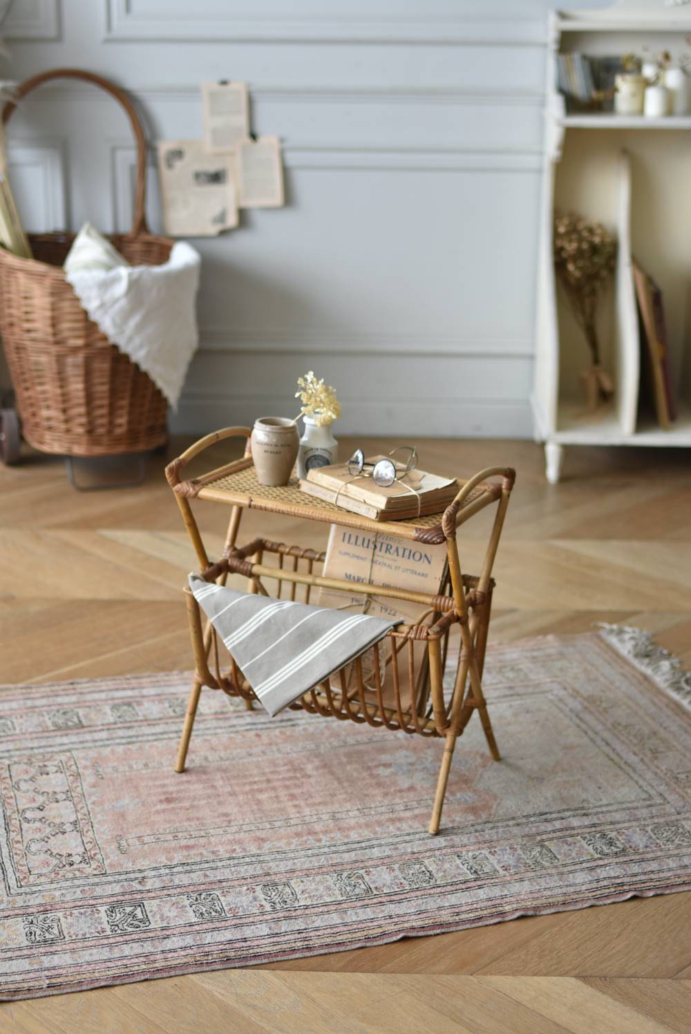 フランスヴィンテージ家具 マガジンラック.ラタン ナチュラルインテリア