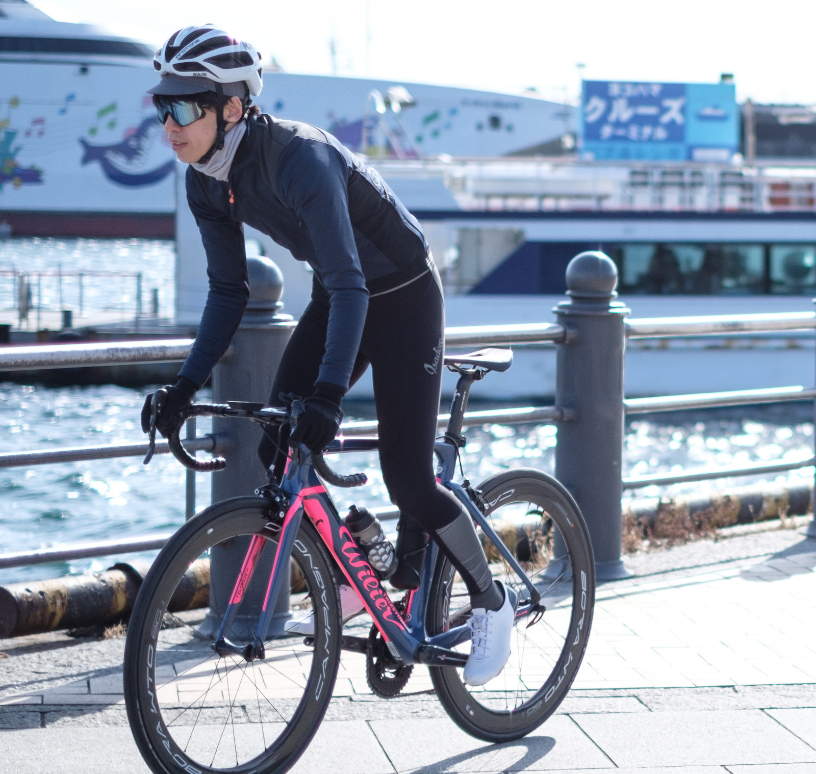 0℃さえスマートに走り抜ける。Isadoreの冬ジャケット&ビブタイツ